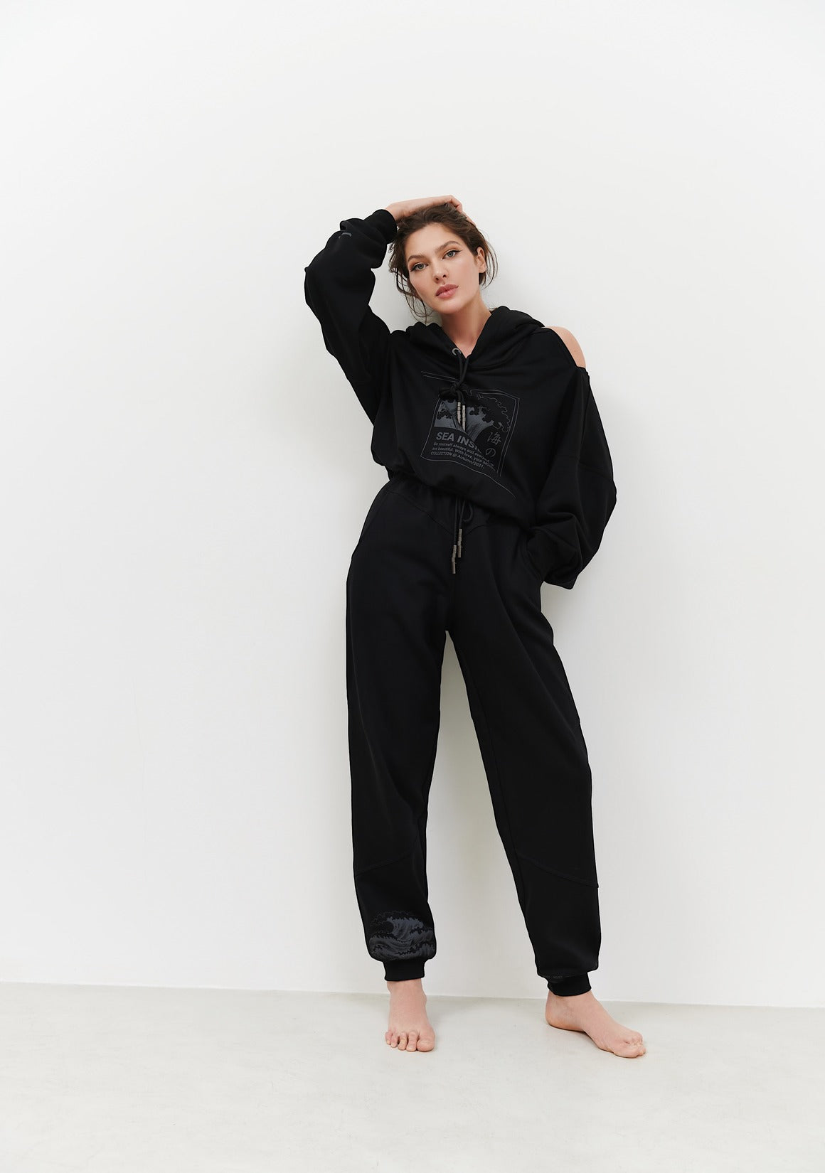 HOODIE TSUNAMI BLACK -20%